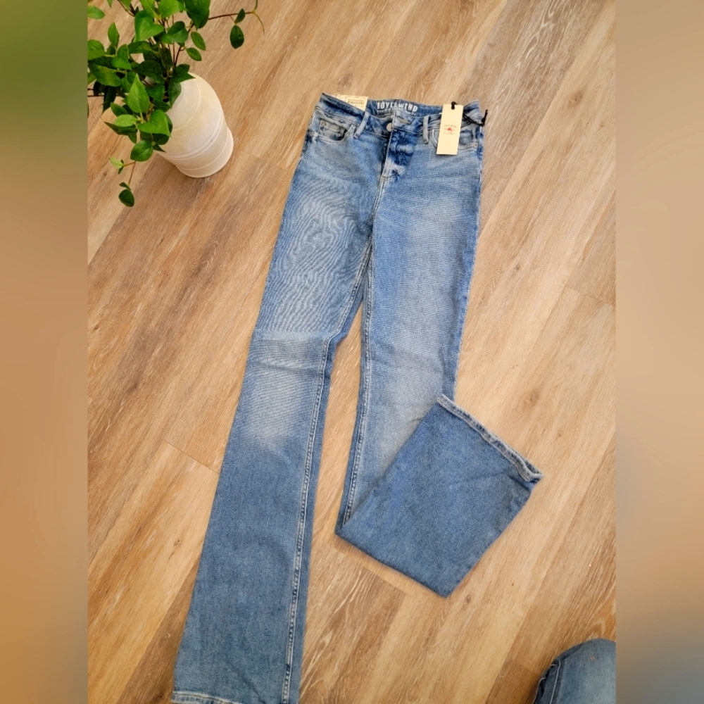 Miranda Lambert Jeans